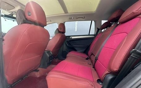 Volkswagen Tiguan II, 2022 год, 2 200 000 рублей, 8 фотография