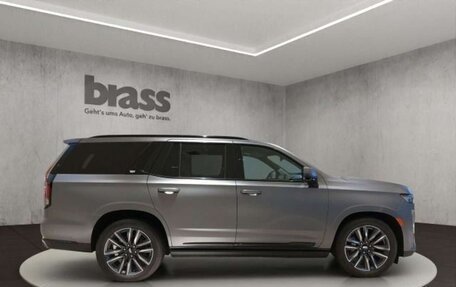 Cadillac Escalade V, 2024 год, 20 578 800 рублей, 2 фотография