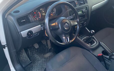 Volkswagen Jetta VI, 2012 год, 988 000 рублей, 5 фотография