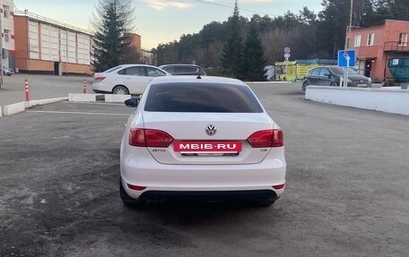 Volkswagen Jetta VI, 2012 год, 988 000 рублей, 4 фотография