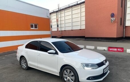 Volkswagen Jetta VI, 2012 год, 988 000 рублей, 2 фотография