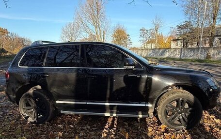 Volkswagen Touareg III, 2006 год, 950 000 рублей, 2 фотография