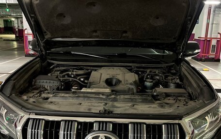 Toyota Land Cruiser Prado 150 рестайлинг 2, 2019 год, 5 550 000 рублей, 27 фотография