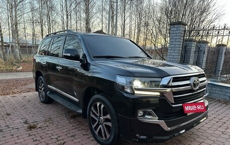 Toyota Land Cruiser 200, 2016 год, 4 350 000 рублей, 2 фотография