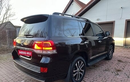 Toyota Land Cruiser 200, 2016 год, 4 350 000 рублей, 3 фотография