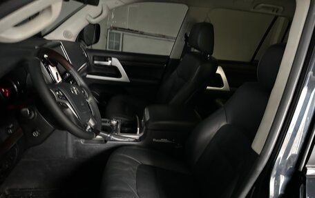 Toyota Land Cruiser 200, 2016 год, 4 350 000 рублей, 18 фотография