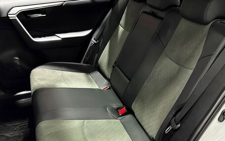 Toyota RAV4, 2025 год, 4 070 000 рублей, 13 фотография