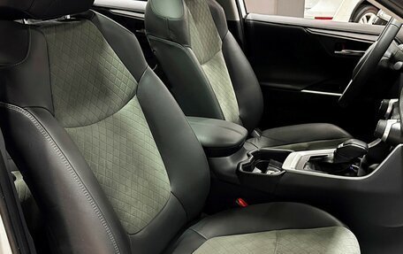 Toyota RAV4, 2025 год, 4 070 000 рублей, 16 фотография