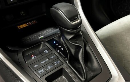 Toyota RAV4, 2025 год, 4 070 000 рублей, 28 фотография