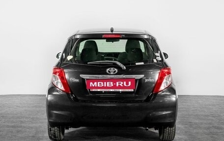 Toyota Vitz, 2011 год, 800 000 рублей, 4 фотография