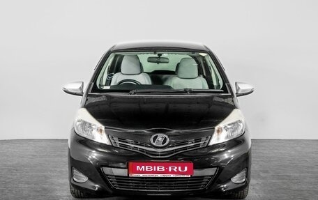 Toyota Vitz, 2011 год, 800 000 рублей, 2 фотография