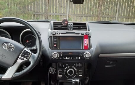 Toyota Land Cruiser Prado 150 рестайлинг 2, 2016 год, 3 700 000 рублей, 6 фотография