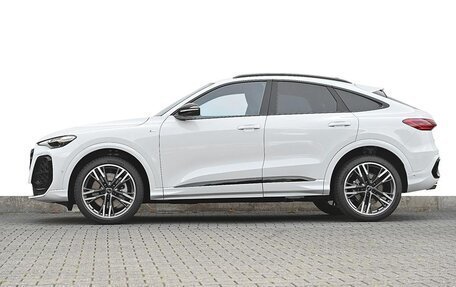 Audi Q5, 2022 год, 9 580 000 рублей, 2 фотография