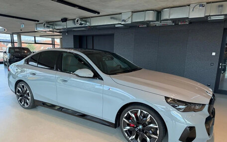 BMW 5 серия, 2025 год, 5 079 900 рублей, 1 фотография