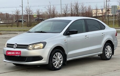 Volkswagen Polo VI (EU Market), 2013 год, 830 000 рублей, 3 фотография