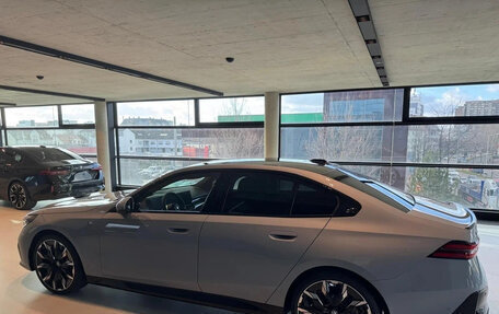 BMW 5 серия, 2025 год, 5 079 900 рублей, 13 фотография