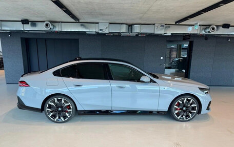 BMW 5 серия, 2025 год, 5 079 900 рублей, 15 фотография