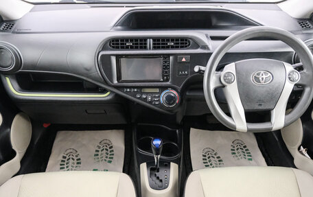 Toyota Aqua I, 2013 год, 889 000 рублей, 11 фотография