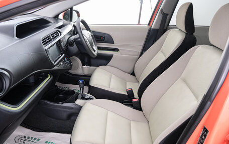 Toyota Aqua I, 2013 год, 889 000 рублей, 14 фотография