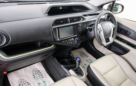 Toyota Aqua I, 2013 год, 889 000 рублей, 13 фотография