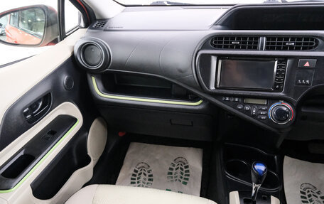 Toyota Aqua I, 2013 год, 889 000 рублей, 12 фотография