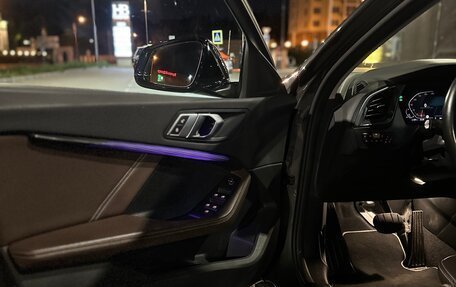 BMW 1 серия, 2020 год, 2 100 000 рублей, 15 фотография