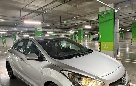 Hyundai i30 II рестайлинг, 2013 год, 890 000 рублей, 2 фотография