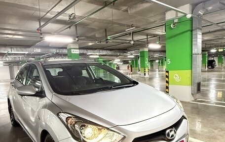 Hyundai i30 II рестайлинг, 2013 год, 890 000 рублей, 3 фотография