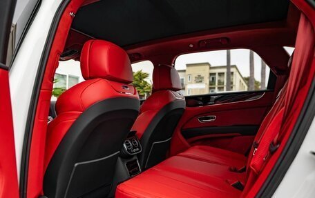 Bentley Bentayga I, 2025 год, 29 940 548 рублей, 23 фотография