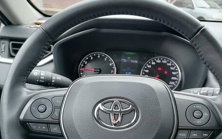 Toyota RAV4, 2021 год, 4 300 000 рублей, 4 фотография