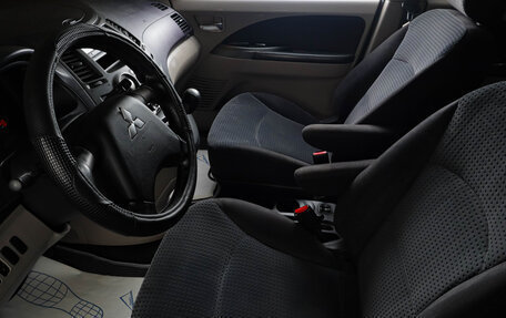 Mitsubishi Grandis, 2006 год, 889 000 рублей, 7 фотография