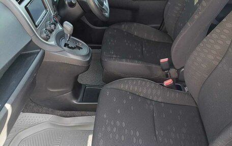 Toyota Ractis II, 2012 год, 960 000 рублей, 11 фотография