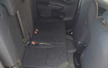 Toyota Ractis II, 2012 год, 960 000 рублей, 14 фотография