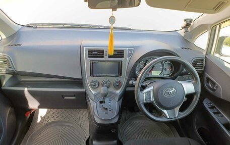 Toyota Ractis II, 2012 год, 960 000 рублей, 17 фотография