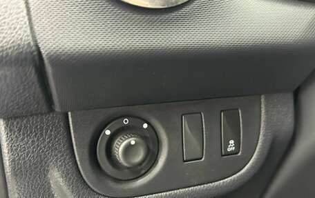 Renault Logan II, 2021 год, 899 000 рублей, 17 фотография