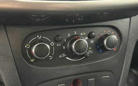 Renault Logan II, 2021 год, 899 000 рублей, 19 фотография