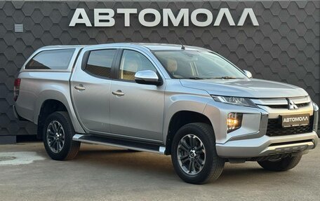 Mitsubishi L200 IV рестайлинг, 2020 год, 2 900 000 рублей, 2 фотография