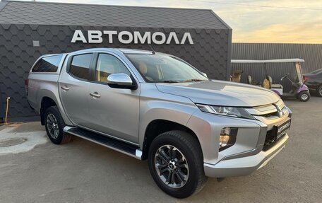 Mitsubishi L200 IV рестайлинг, 2020 год, 2 900 000 рублей, 3 фотография
