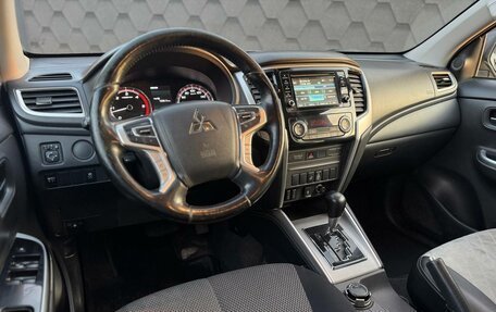 Mitsubishi L200 IV рестайлинг, 2020 год, 2 900 000 рублей, 11 фотография