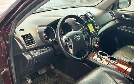 Toyota Highlander III, 2011 год, 1 550 000 рублей, 3 фотография