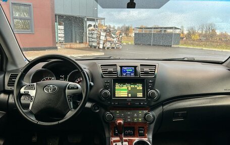 Toyota Highlander III, 2011 год, 1 550 000 рублей, 4 фотография