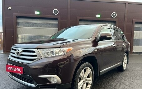 Toyota Highlander III, 2011 год, 1 550 000 рублей, 13 фотография
