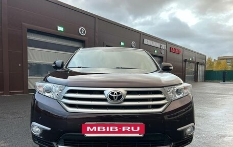 Toyota Highlander III, 2011 год, 1 550 000 рублей, 8 фотография