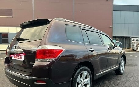 Toyota Highlander III, 2011 год, 1 550 000 рублей, 11 фотография