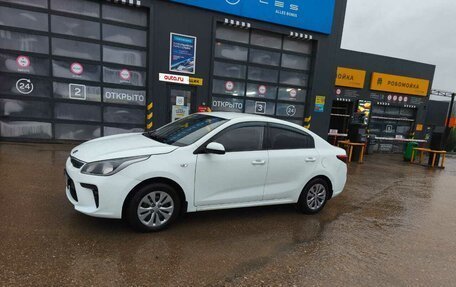 KIA Rio IV, 2018 год, 825 000 рублей, 2 фотография