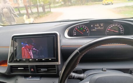 Toyota Sienta II, 2021 год, 1 729 000 рублей, 20 фотография