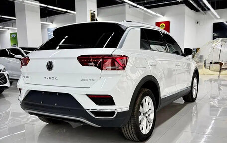 Volkswagen T-Roc I, 2022 год, 1 870 000 рублей, 7 фотография
