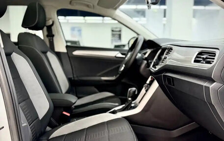 Volkswagen T-Roc I, 2022 год, 1 870 000 рублей, 13 фотография