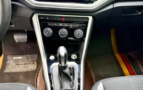 Volkswagen T-Roc I, 2022 год, 1 870 000 рублей, 16 фотография