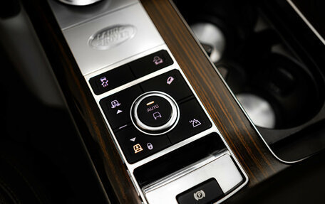 Land Rover Range Rover IV рестайлинг, 2021 год, 12 000 000 рублей, 16 фотография